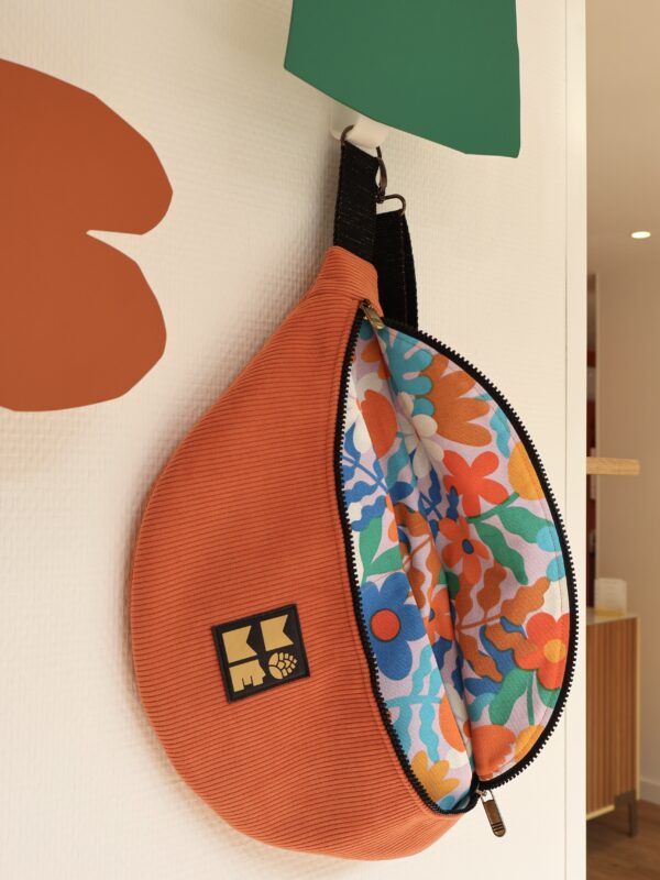 Banane en velours - Orange & intérieur fleurs