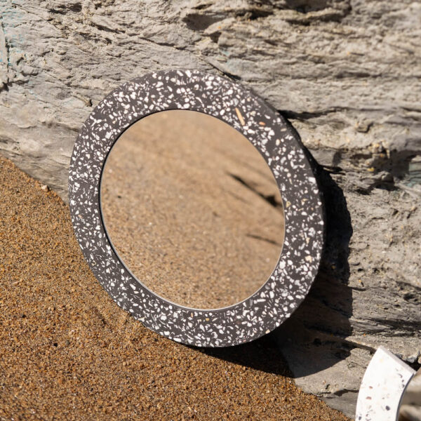 miroir_loar_rond_noir_coquillages_recycles_malakio_1 Miroir rond noir - Loar