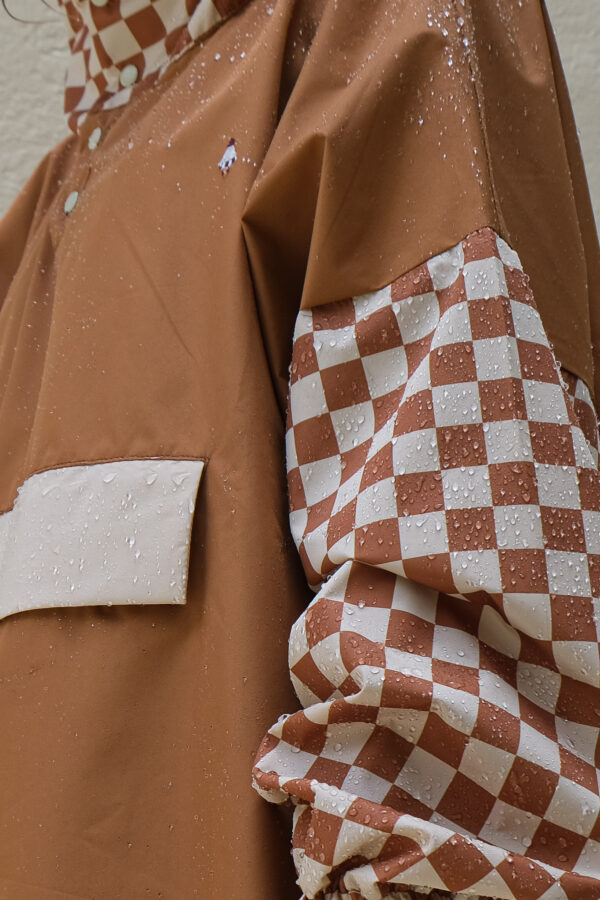 DSCF9033 Poncho de pluie long - Damier marron