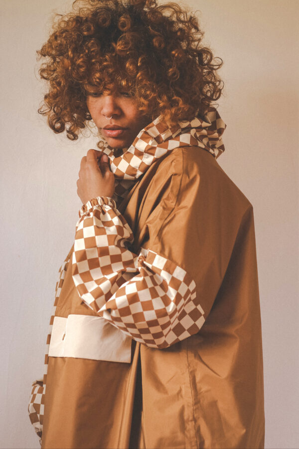 image00009_01 Poncho de pluie long - Damier marron