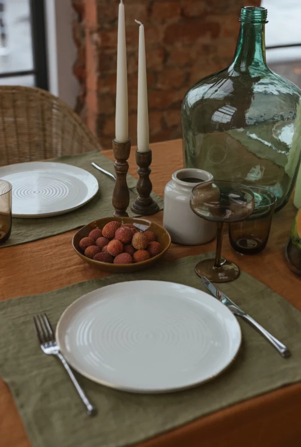 4bdc5711a049657800e322021f87f7d9d6f3becf1e673bd3ade4960dab57f966 (1) Set de table en lin - Vert olive