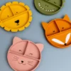 5400858964298_19 Assiette avec ventouse en silicone et compartiments - Mrs. Cat