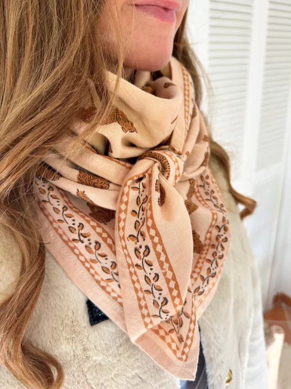 grand-foulard-pour-femme-et-enfant-motif-tigre-couleur-peche-milinane Foulard Oscar - Tigre pêche