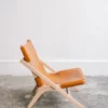 Fauteuil en cuir & bois