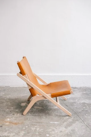 Fauteuil en cuir & bois
