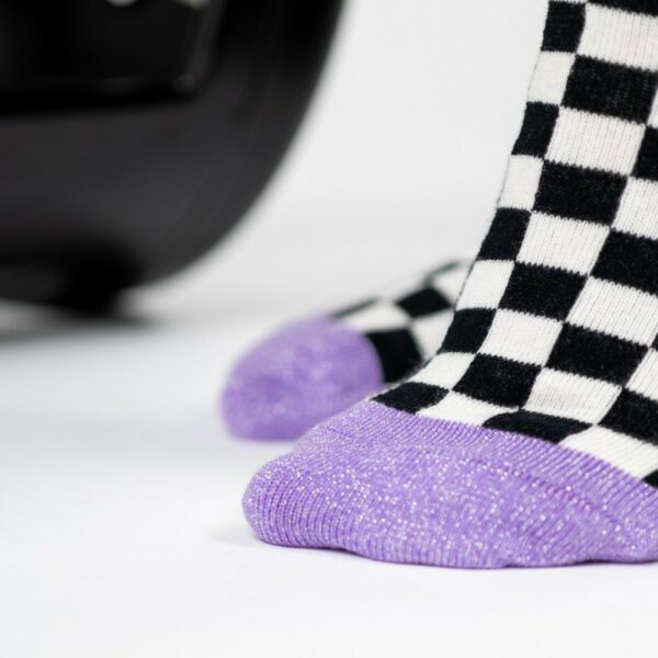 chaussettes-en-coton-peigne-carreaux-noir-et-blanc (3) Chaussettes à carreaux pour femmes
