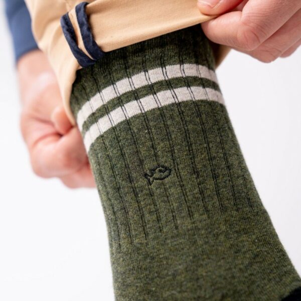 chaussettes-en-coton-peigne-retro-kaki-et-blanc (3) Chaussettes en coton peigné rétro - hommes