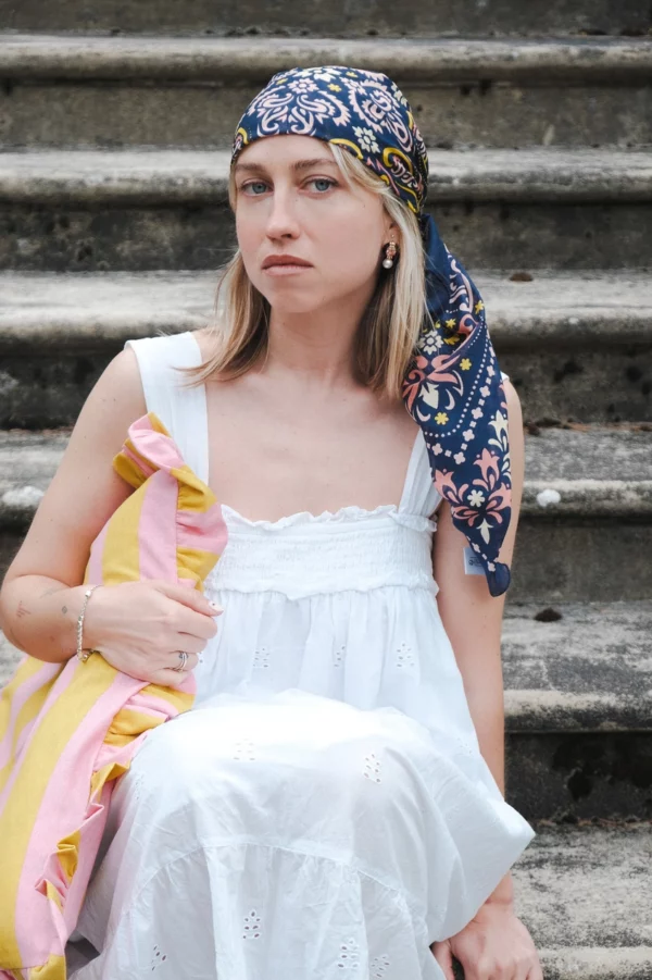 59ef260593cf93e958866288bcd48fac91696677e67bc41b574aec4bd2e3712e Foulard Marbella 100 % coton