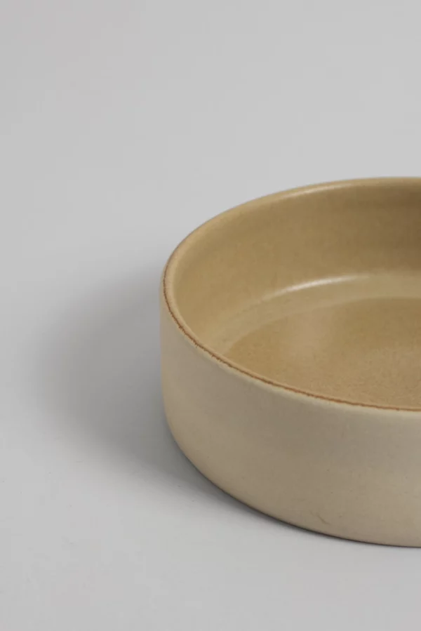 Assiette creuse beige