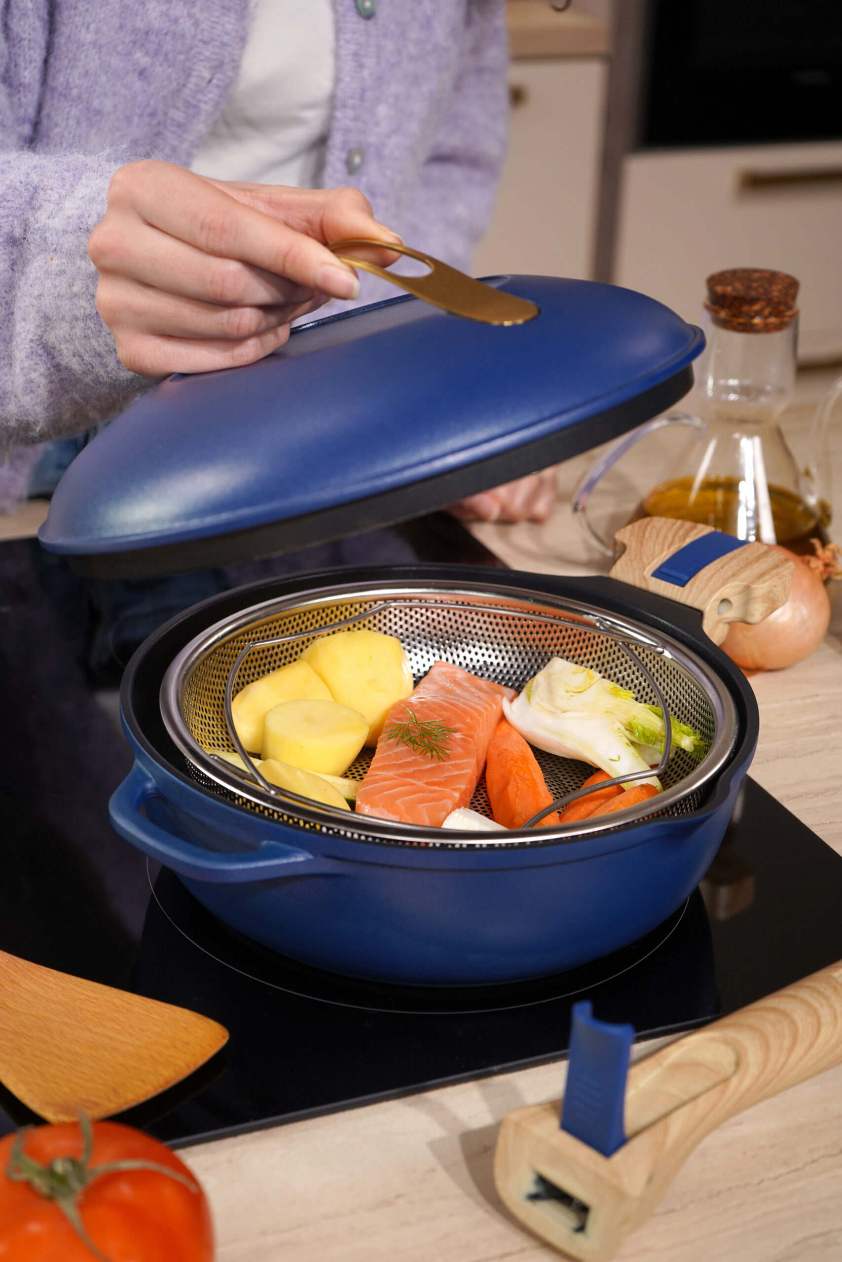MINI_FABULEUSE_BLEUE_SAUMON_VAPEUR_HD_02 La Fabuleuse 24 cm - Poêle 8 en 1