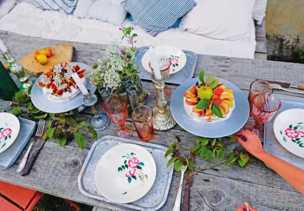 646864-001-C Livre - La Maison